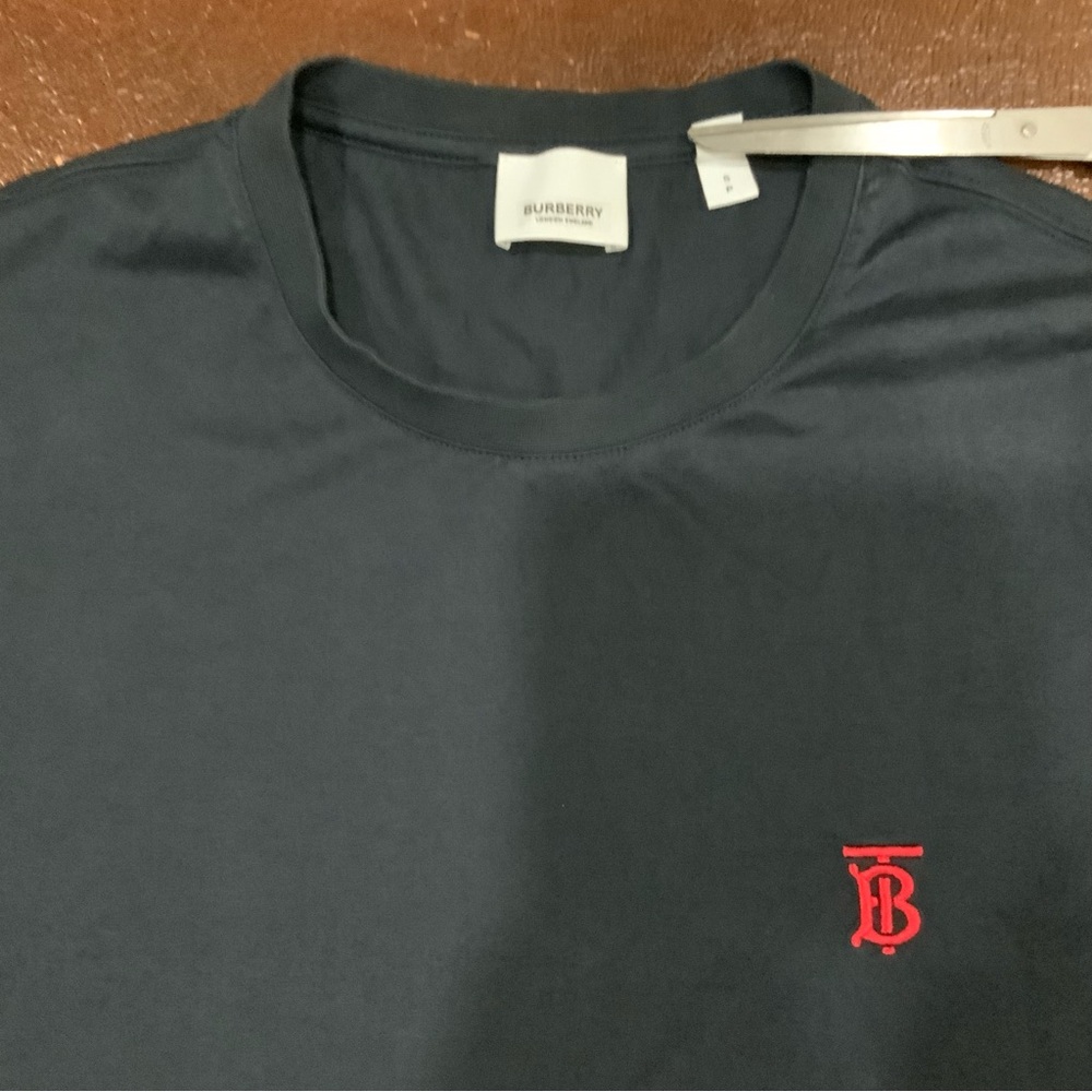 Burberry Men's Navy T-Shirt with Red, S